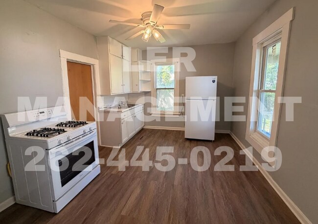 Building Photo - 2112 53rd St