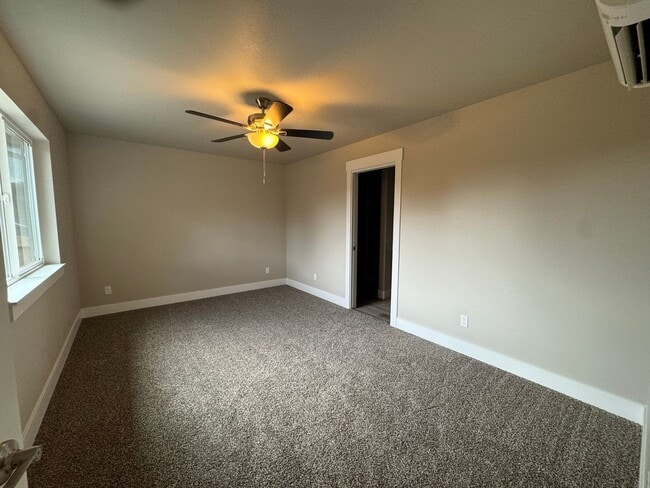 Building Photo - Green Area 3-Bedroom, 2-Bath Duplex with Garage