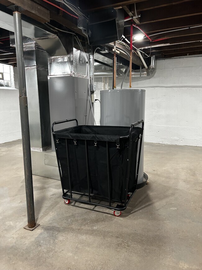 Building Photo - 927 Arianna St NW