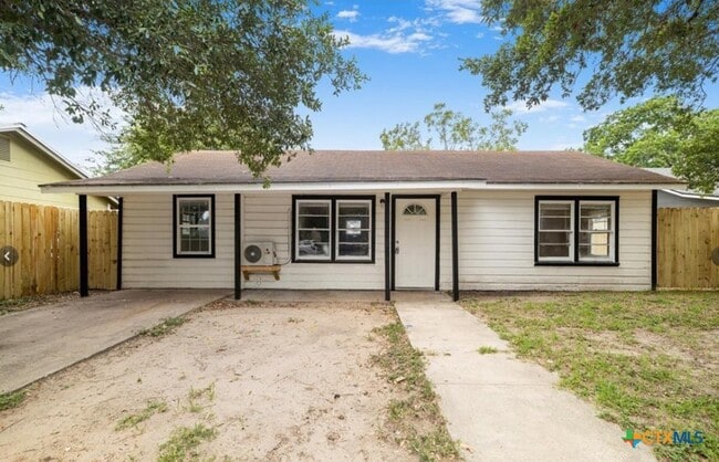 Primary Photo - 205 E Johnson St