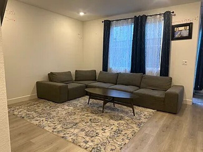 Building Photo - Beautiful Newer Pittsburg Home – 4 Bd, 3 B...