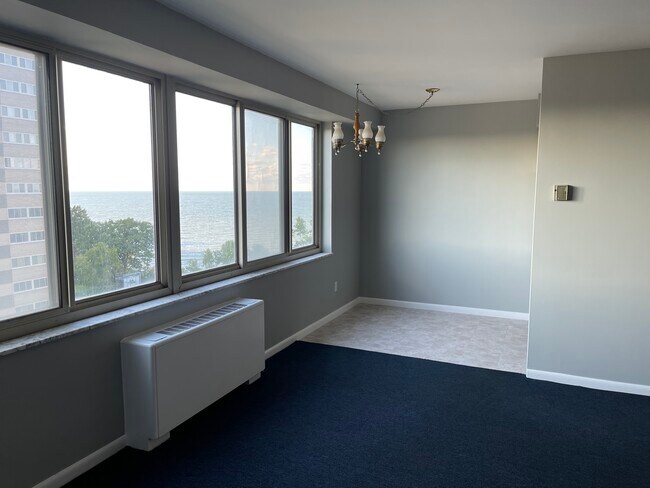 Building Photo - 12520 Edgewater Dr