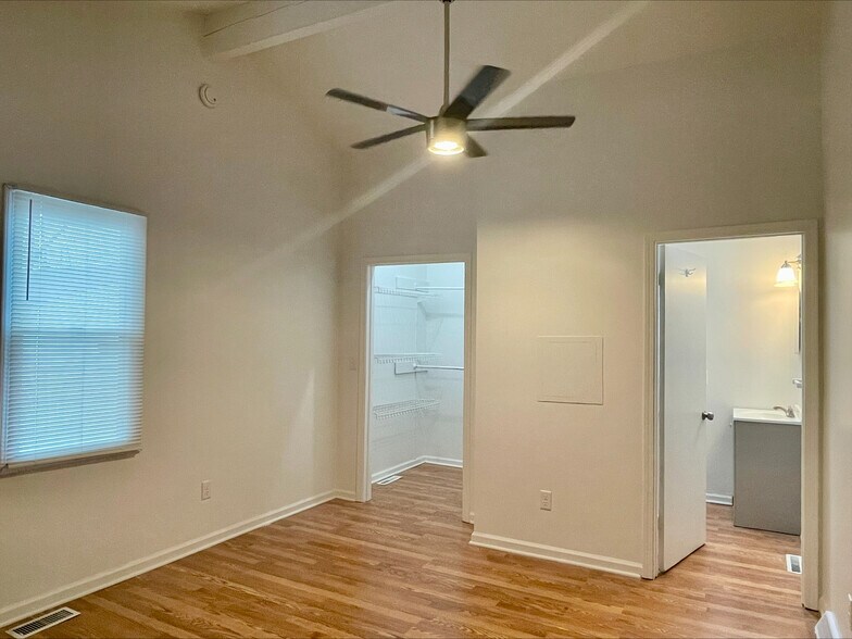 Building Photo - 34 Clinton Ave