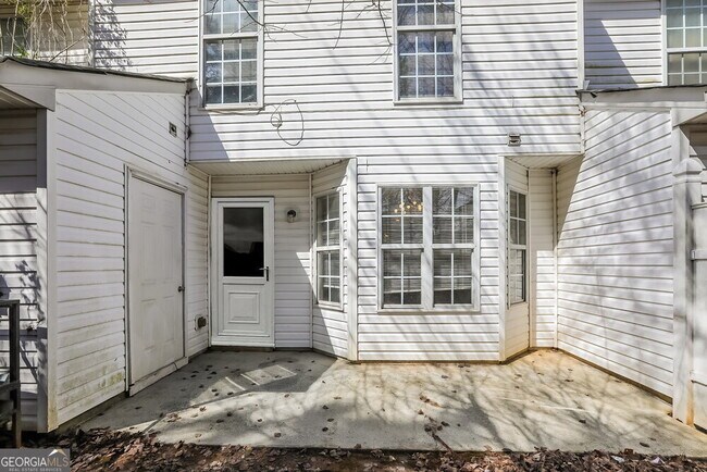 Building Photo - 2286 Strathmoor Manor Dr