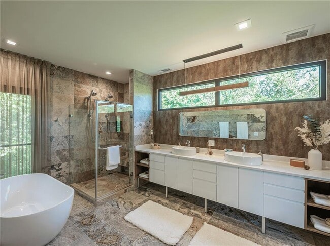 Building Photo - 2806 Geronimo Trail