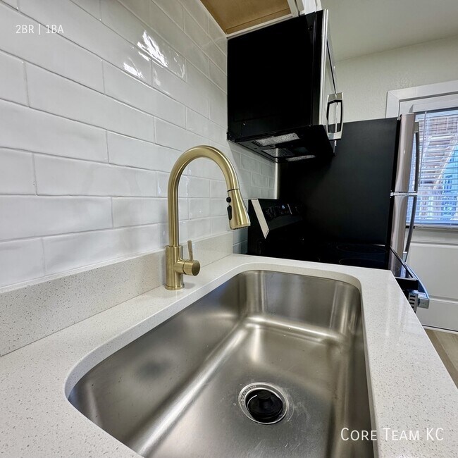 Building Photo - 4337 Mercier St