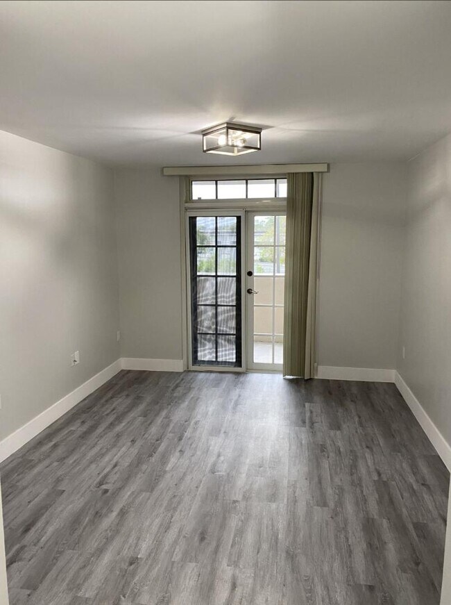 Building Photo - 1280 S Alhambra Cir