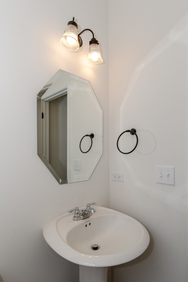 Building Photo - 26107 White Oak Trail