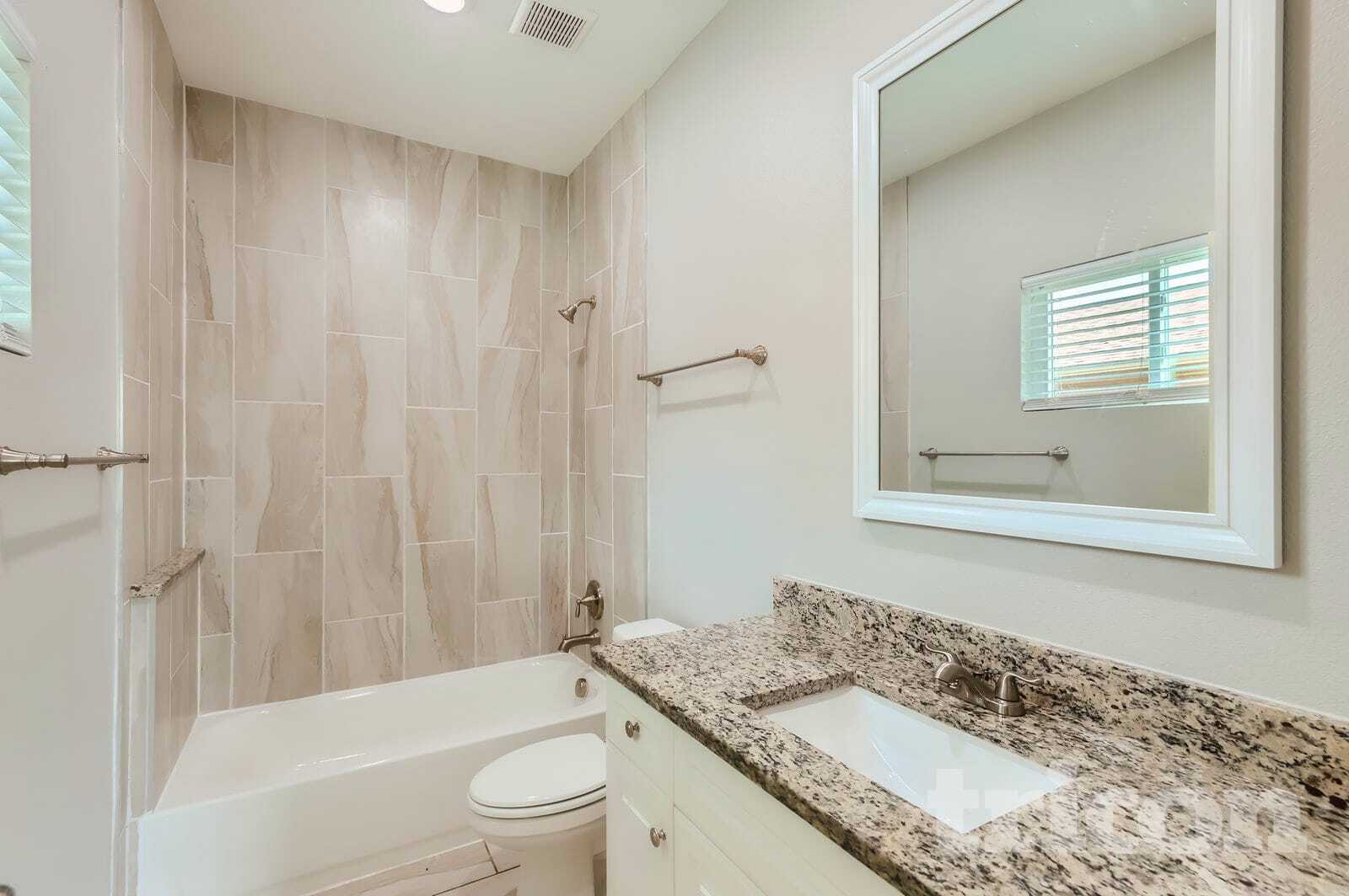 Building Photo - 5617 Kerry Ln