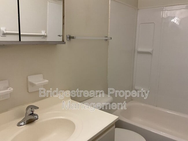 Building Photo - 3015-1D Idlewild Dr