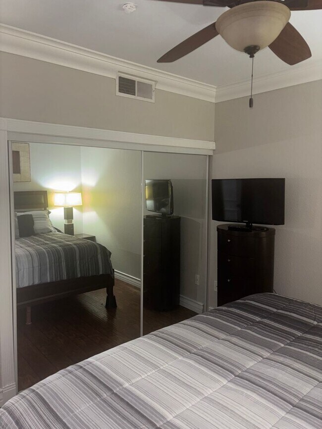Building Photo - Genoa, fully furnished 2bdr/2bath unit, ov...