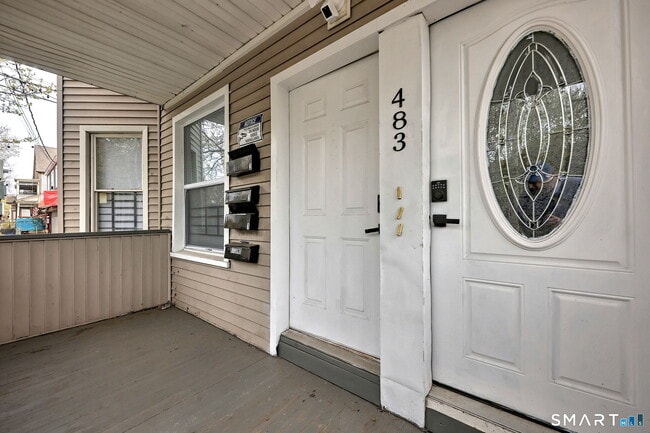 Building Photo - 483 Ferry St