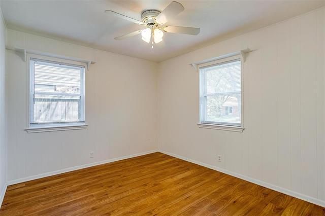 Building Photo - 237 NE Murphy Rd