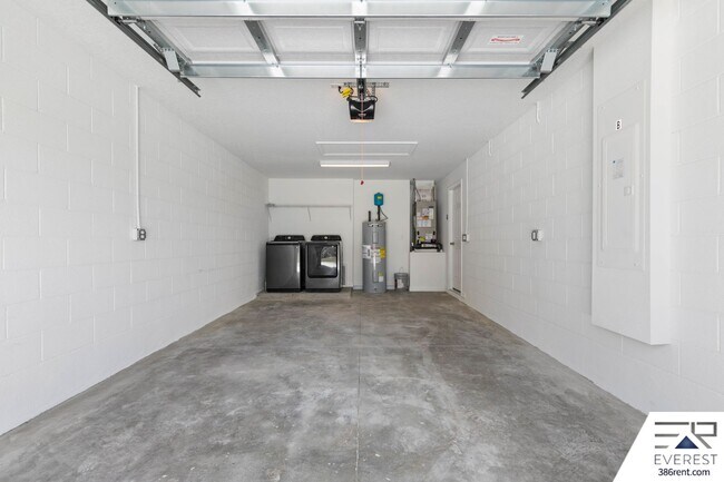 Building Photo - Brand New, fully fenced on a quiet cul-de-sac