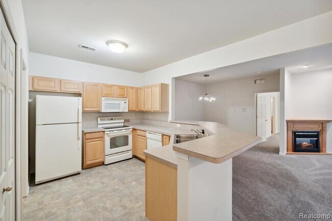 Building Photo - 15980 Morningside