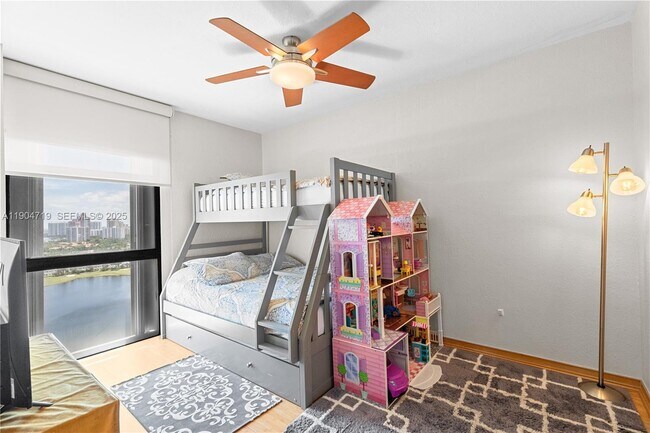 Building Photo - 3675 N Country Club Dr