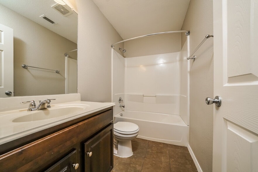 Building Photo - 1200 Sweetgum Dr