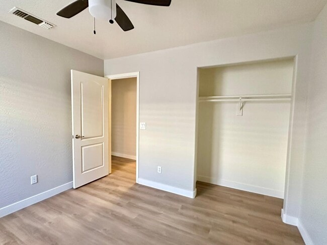 Building Photo - 4781 W Harrison St