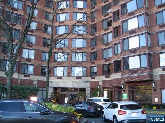 Building Photo - 100 Old Palisade Rd