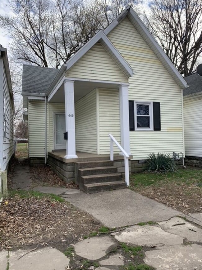 Building Photo - 645 E Florida St