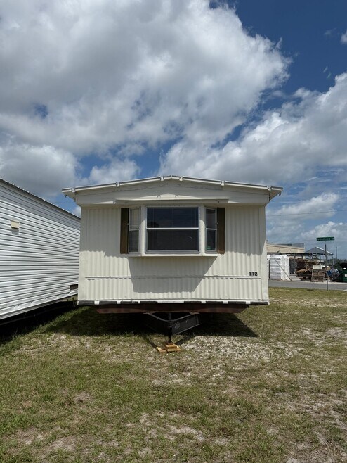 Building Photo - 920 Boardwalk Ln