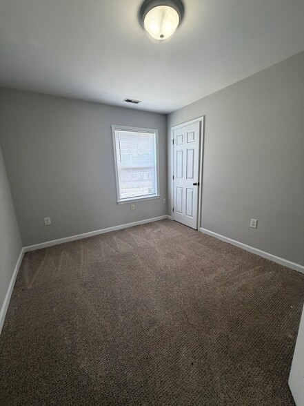 Building Photo - 1212 Superior Pointe Pl