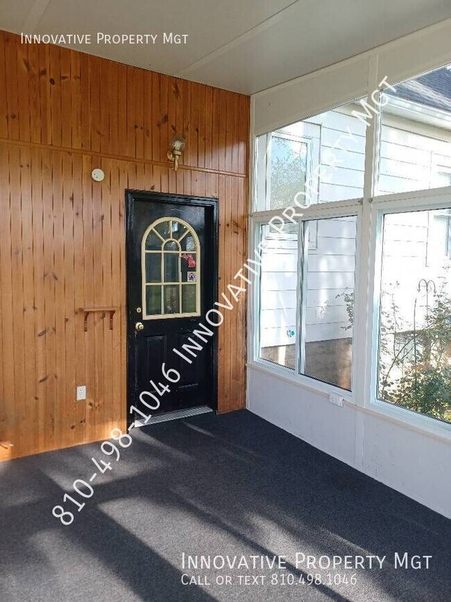 Building Photo - 5288 Richfield-