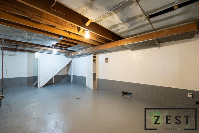 Building Photo - BEAUTIFUL 3 BD 1.5 BATH HOME!