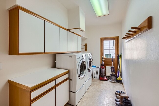 Building Photo - Spacious Haven: 4 BDR Home in Louisville, CO
