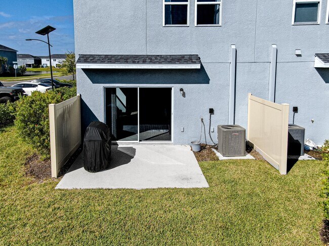 Building Photo - 2350 Paravane Wy