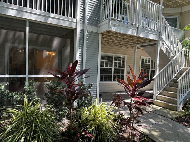 Building Photo - SEASONAL RENTAL - Downtown Sarasota Renovated Waterfront Condo