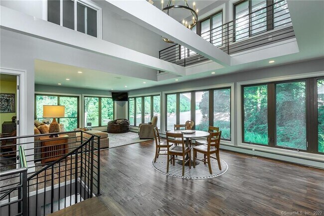 Building Photo - 8 Cedar Point Dr