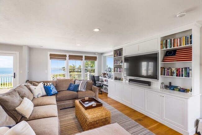 Building Photo - 15 Sheldon Rd