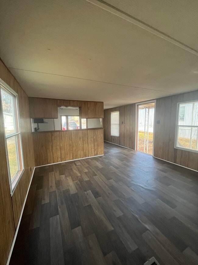 Building Photo - 109 Embert Ln