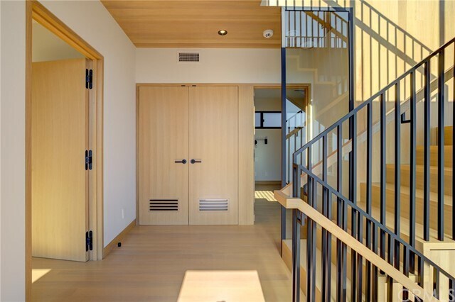 Building Photo - 1612 Ocean Dr