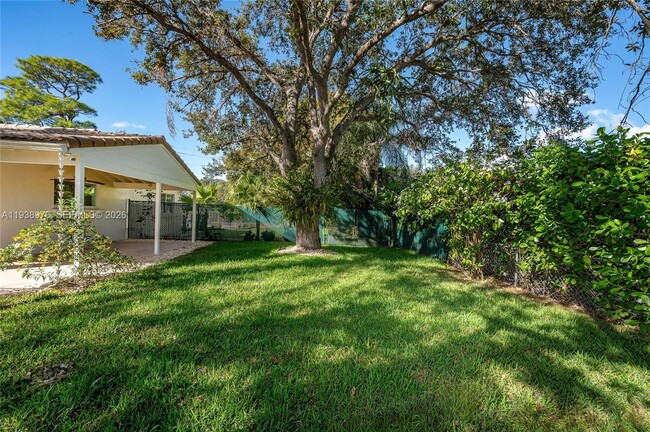 Building Photo - 5626 SW 69th Ave