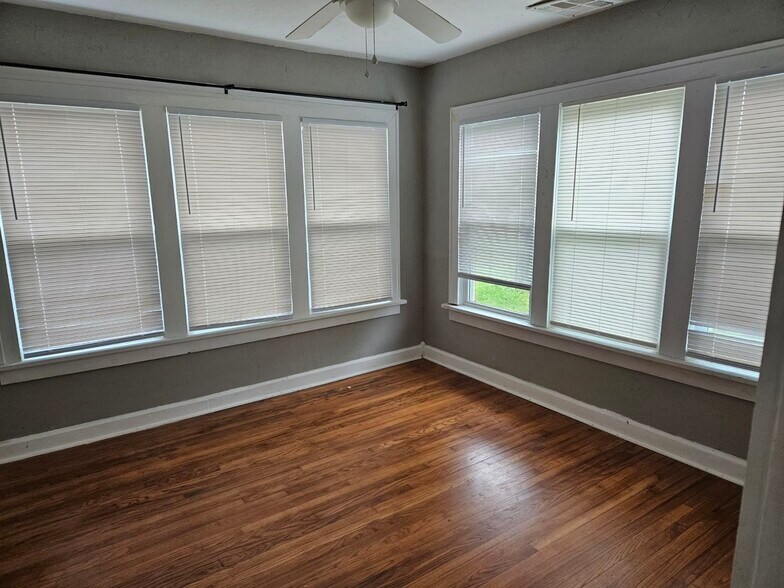 1st bedroom - 1503 N Broadway Ave