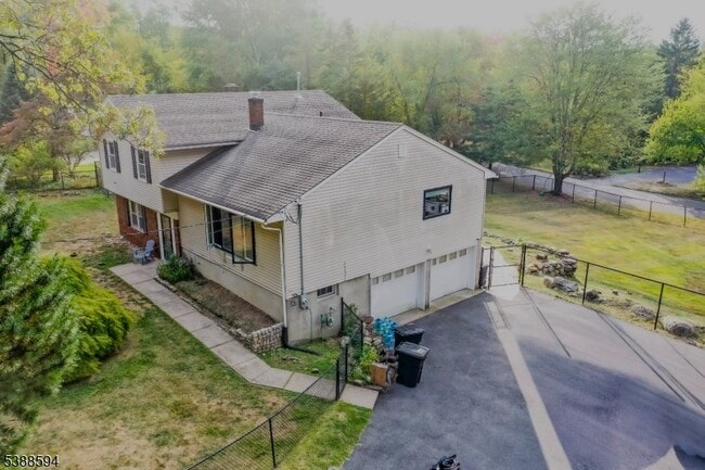 Building Photo - 647 Wyckoff Ave