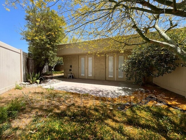 Building Photo - 2961 Sunflower Cir W
