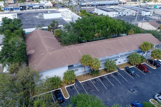 Building Photo - 2401 Van Buren St