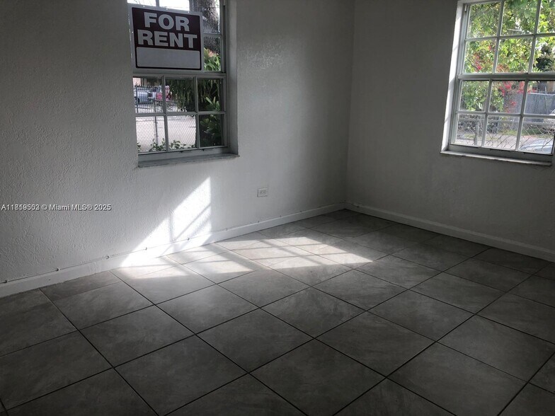 Building Photo - 146 NW 56th St