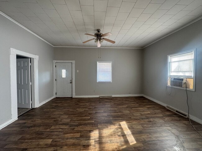 Building Photo - Home For The Holidays!