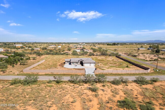 Building Photo - 8373 E Sunwing Ridge Dr