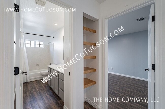 Building Photo - 2581 W Camino De La Joya