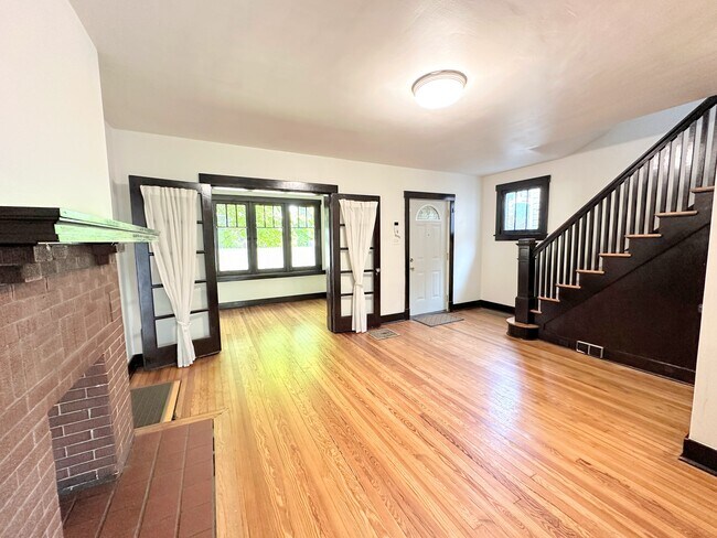 Building Photo - 7104 Schoyer Ave