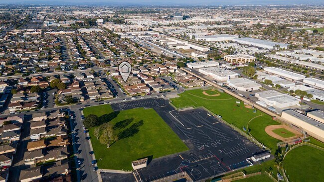 Building Photo - 16562 Sabot Ln