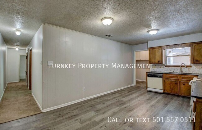Building Photo - 9012 Tanya Dr