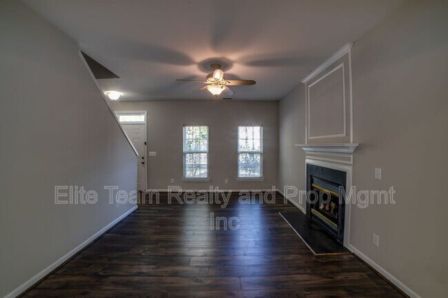 Building Photo - 6434 Gatesville Ln