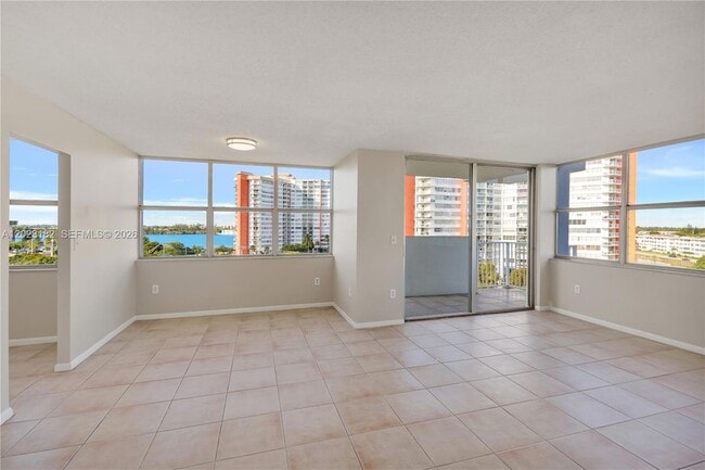 Building Photo - 1300 NE Miami Gardens Dr