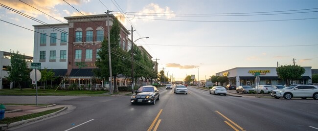 Building Photo - 4430 Center St